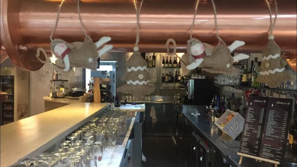 Civico 3 | Piadineria - Caffetteria - Aperitivi restaurant in Lambrugo