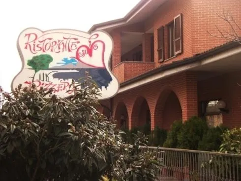 Pizzeria Ristorante Vesuvio_Landriano_slider_image_1