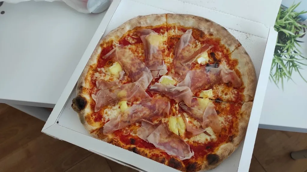 Pizza e via_Lallio_slider_image_1