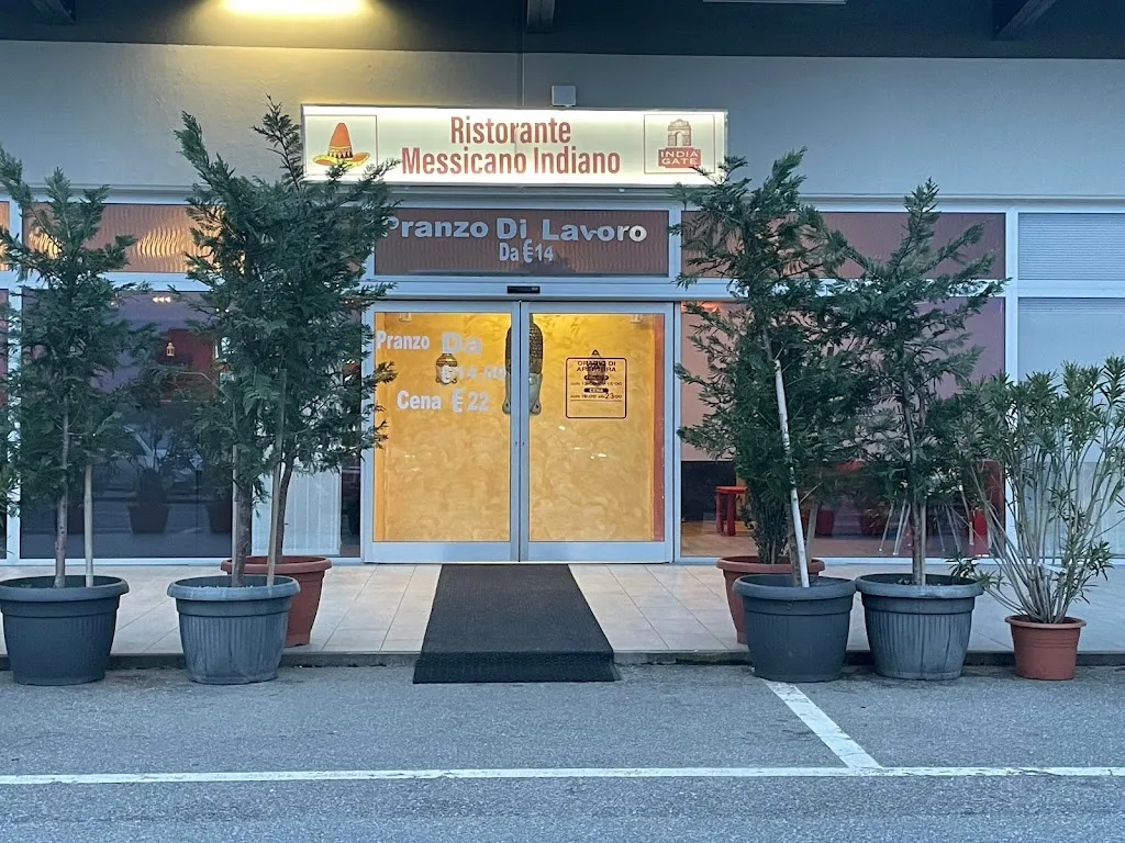 Ristorante Mex Indo_Lallio_slider_image_1