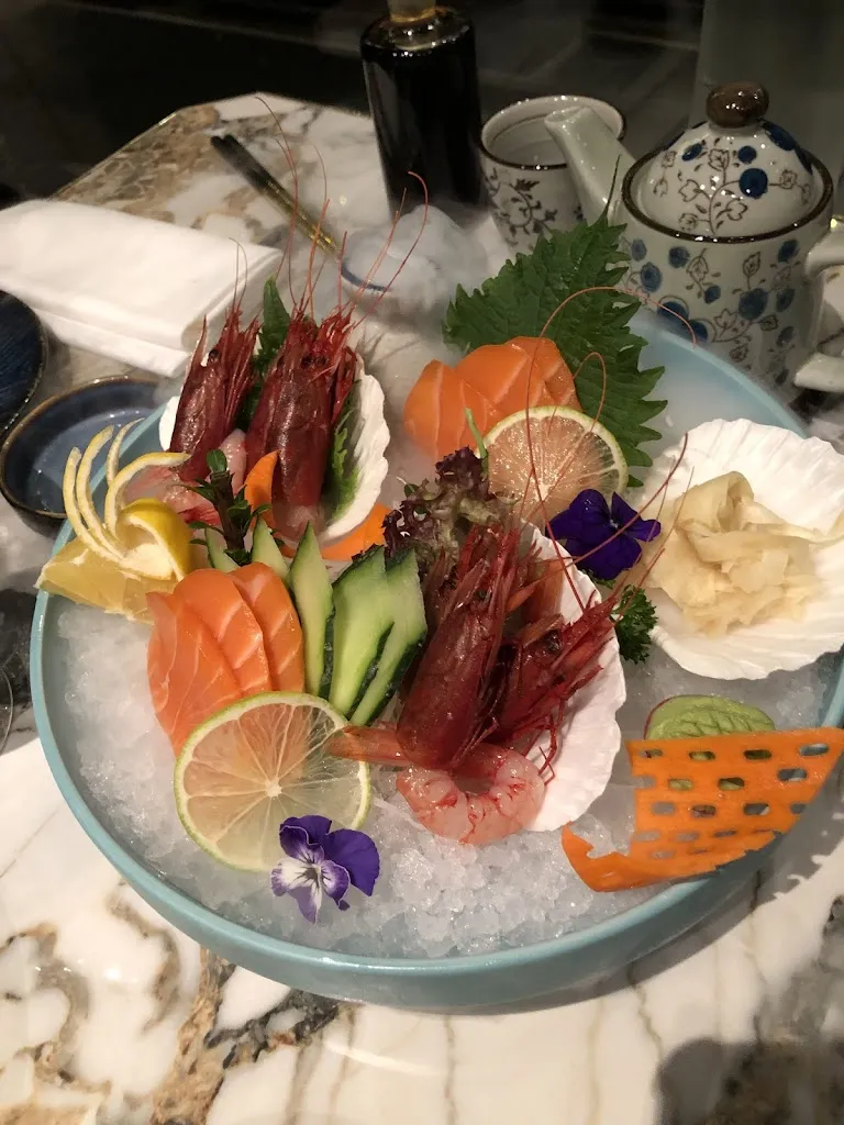 Leala Eroma_Oyishi_Lavena Ponte Tresa_recensione