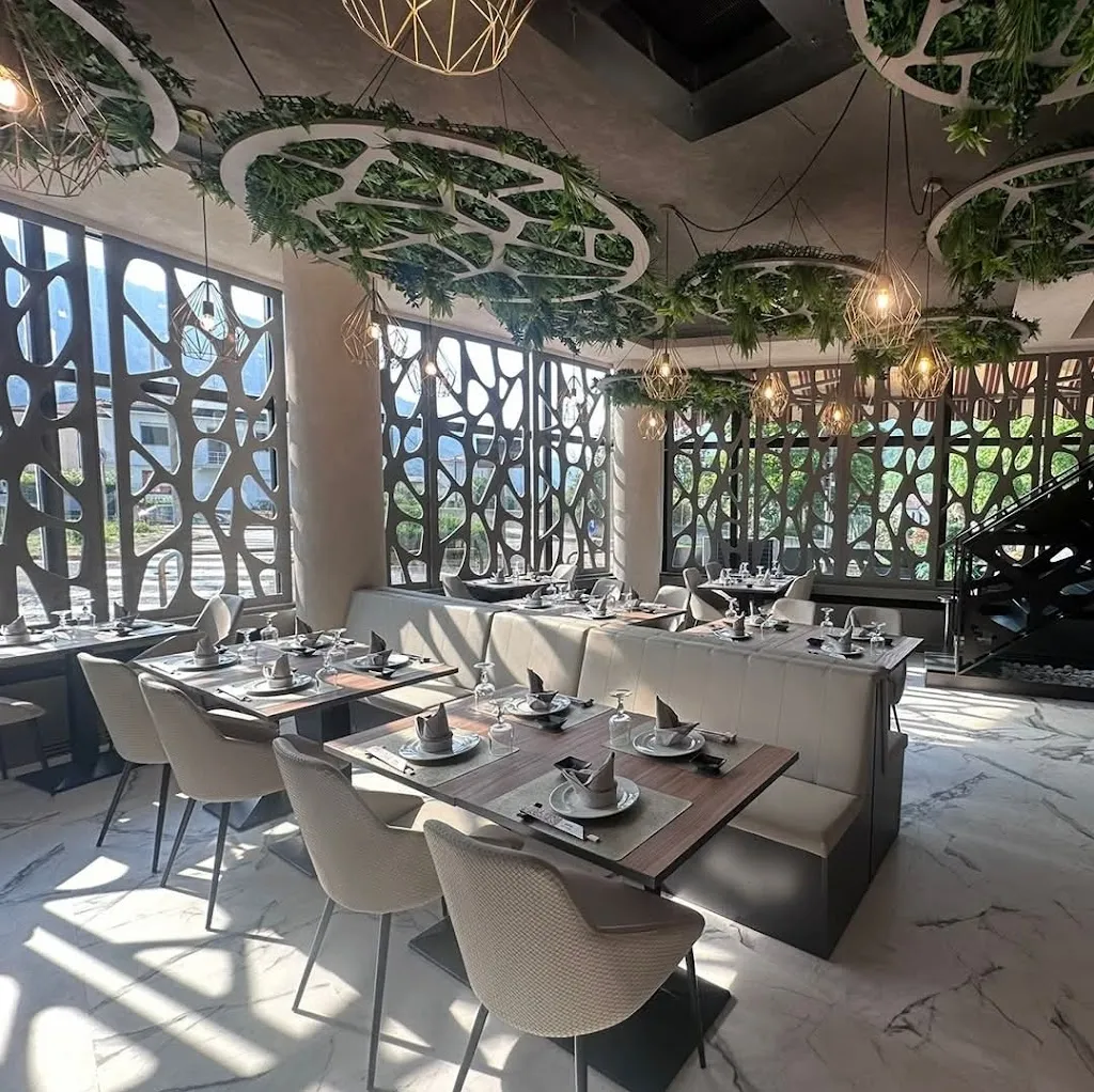 Ristorante Ponte Rosso restaurant in Lavena Ponte Tresa