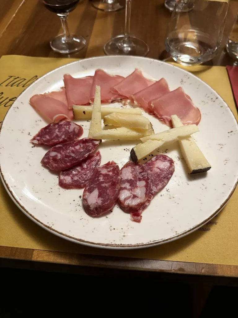 Michele Cappellaro_La Tana del Lucio_Lazzate_review