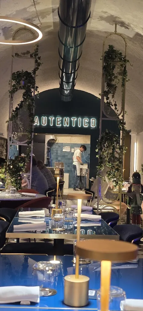 Autentico Restaurant_Lecco_slider_image_3