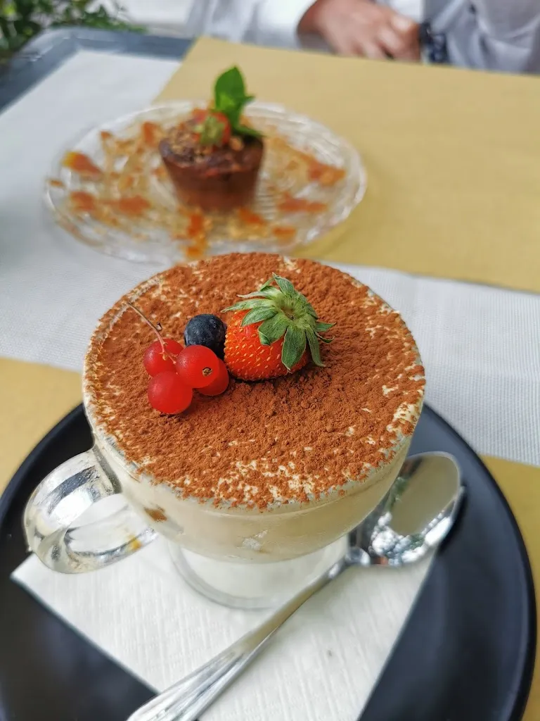 Dalma Székely_Il Chiosco di Cerro_Laveno_review