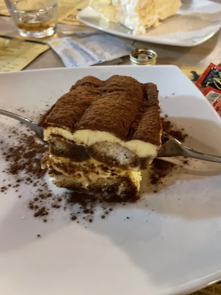 OMER MAOR_Pizzeria Trattoria La Lampara._Laveno_review