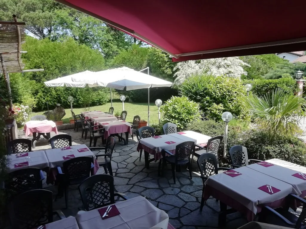 Ristorante La Vecchia Fontana Leggiuno restaurant in Laveno