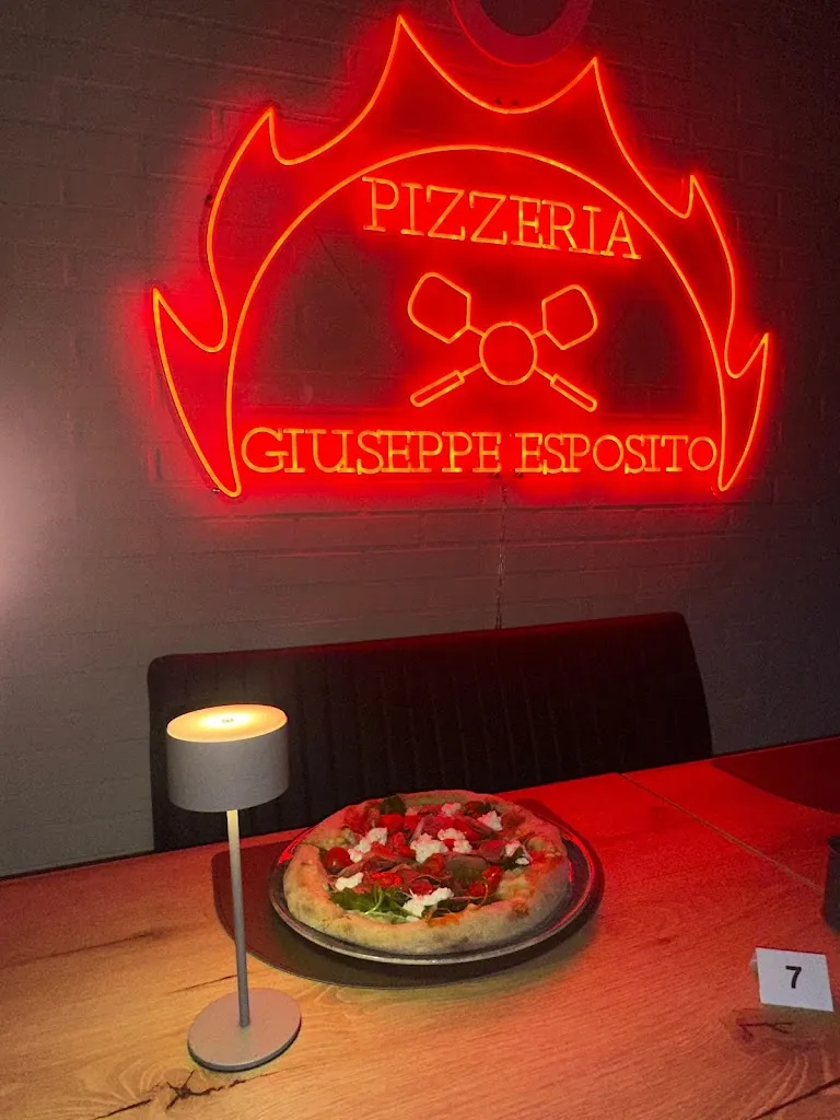 Pizzeria Giuseppe Esposito GE_Laveno_slider_image_2