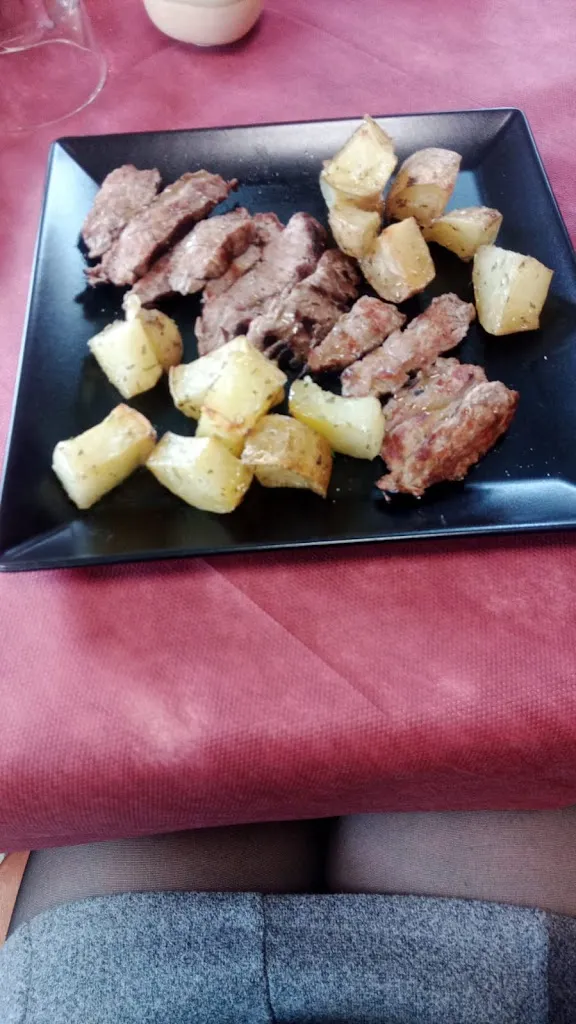 sara pallone_Circolo Mombellese - Crosby Corner_Laveno_review