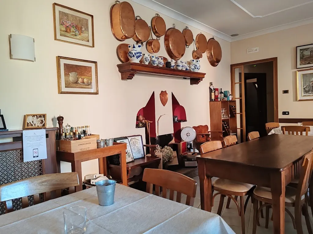 Anett Rozsa_Il Grifo Lago di Como_Lenno_review