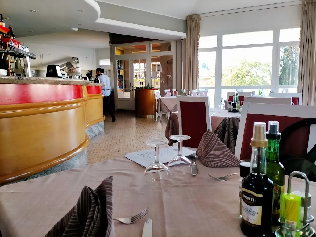 Ristorante Pizzeria La Regina - Limido Comasco  restaurant in Limido Comasco