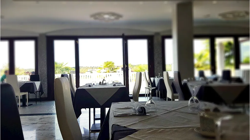 Zodiaco - Bar Ristorante e pizzeria con terrazza esterna a Limido Comasco restaurant in Limido Comasco