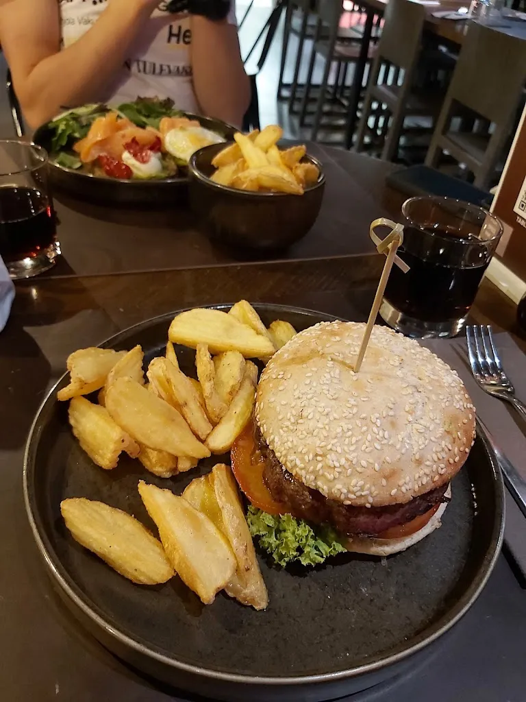 Arttu Syrjäläinen_Mu Linate_Linate_review