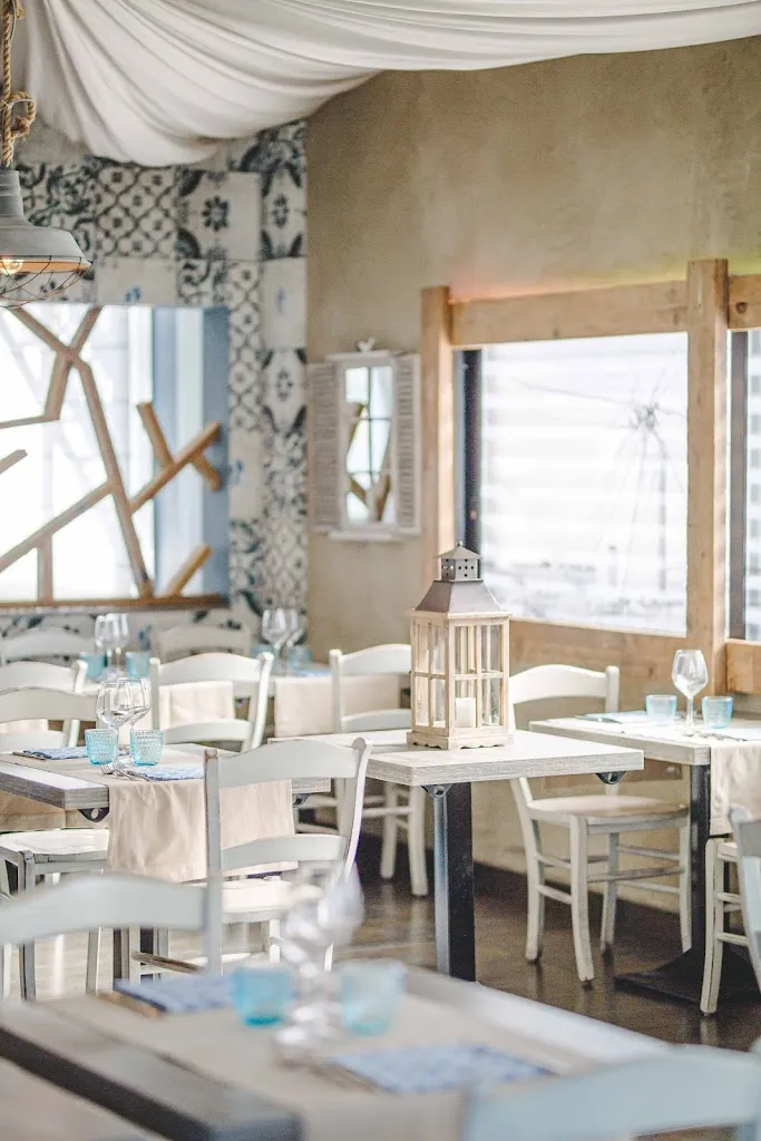 Delfino Blu restaurant in Lipomo