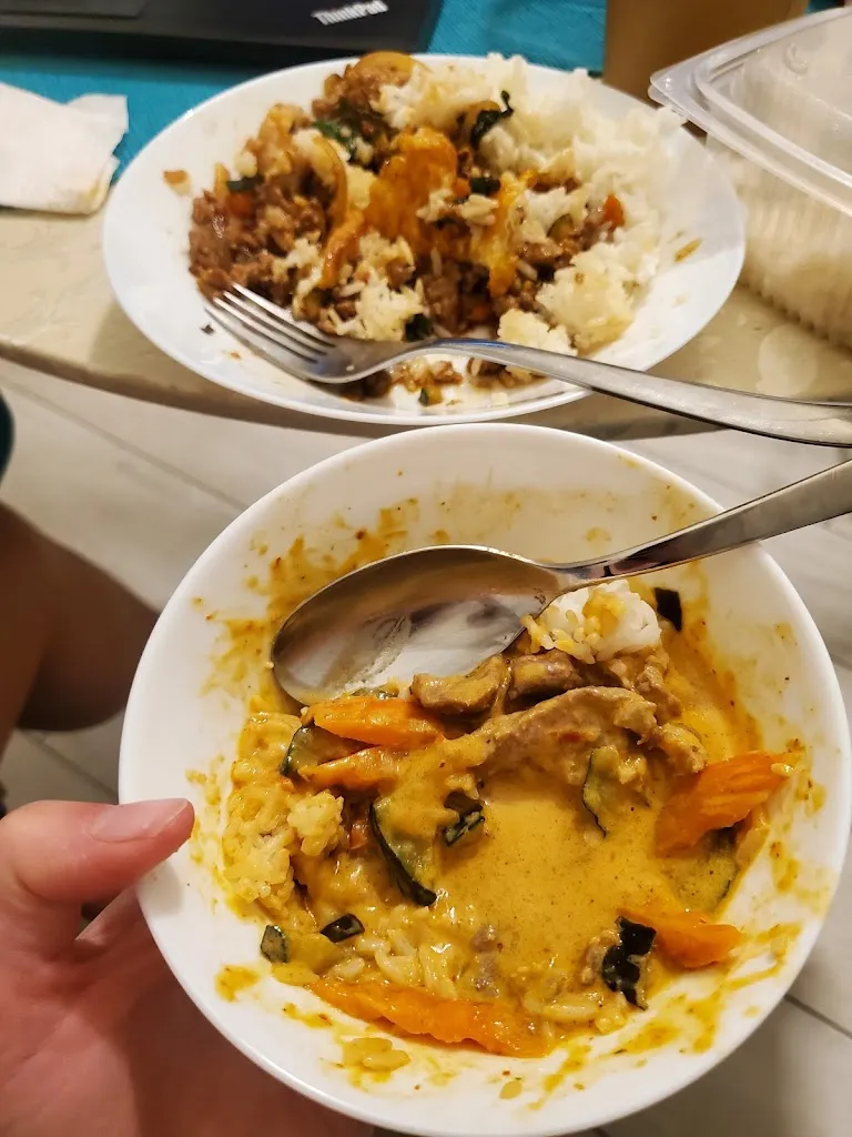 Katherine Gandy_Sawasdee - Thai and Italian Food_Lipomo_review