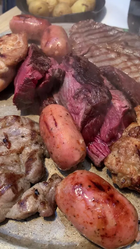 ROADHOUSE RESTAURANT COMO LIPOMO_Lipomo_slider_image_2