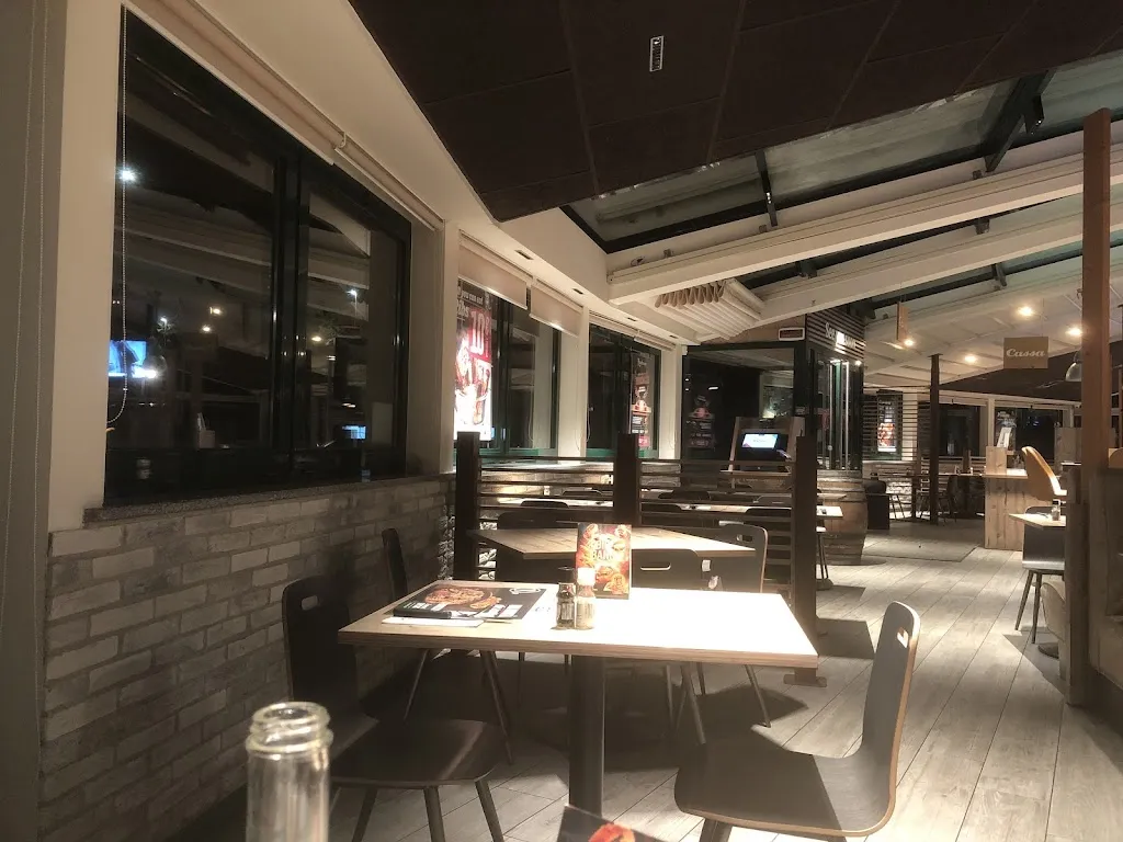 ROADHOUSE RESTAURANT COMO LIPOMO_Lipomo_slider_image_3