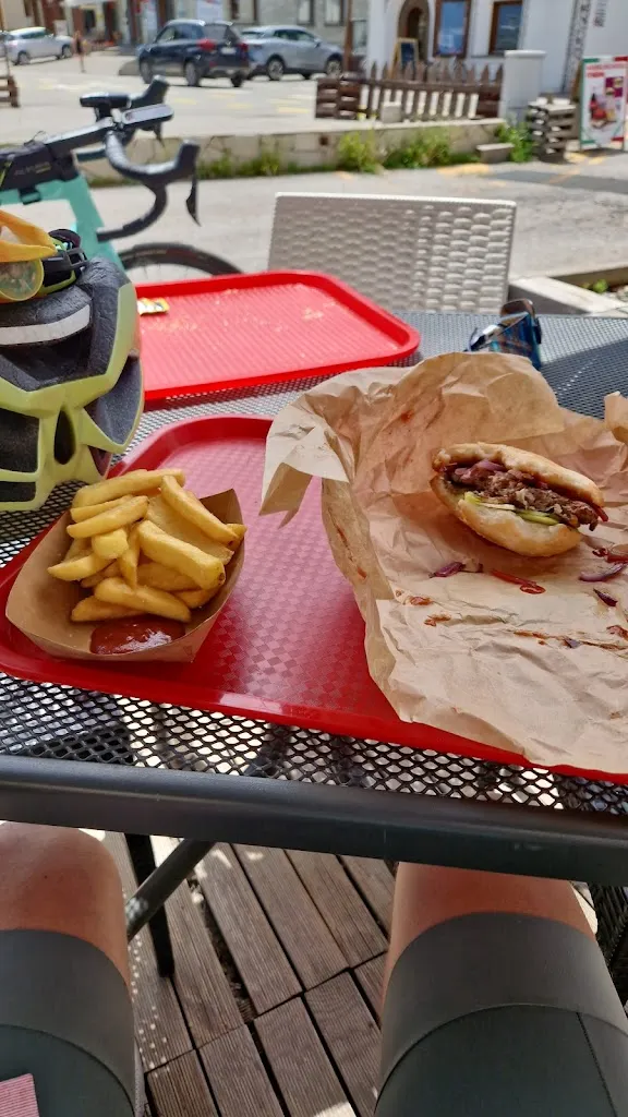 Gareth Morgan_Mauri's Hamburgheria_Livigno_review