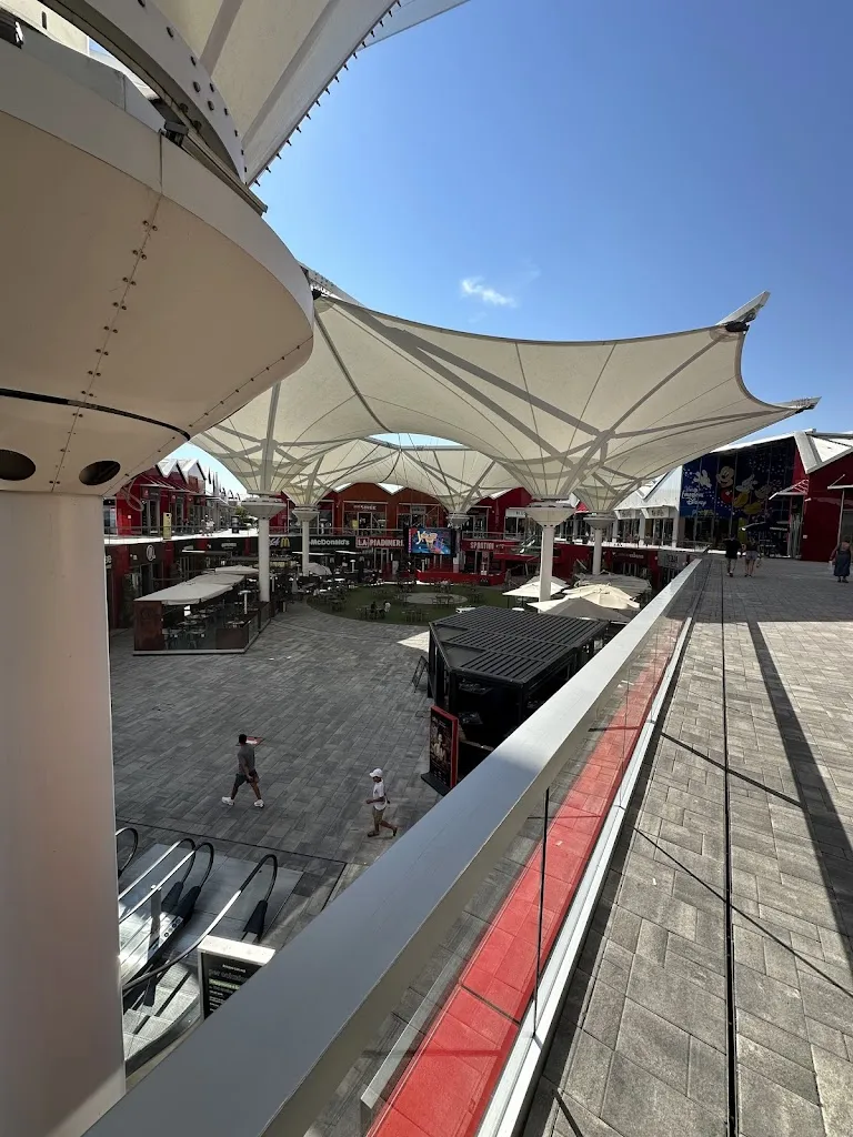 Ovidiu Țirtea_ROADHOUSE RESTAURANT MILANO SCALO_Locate di Triulzi_review