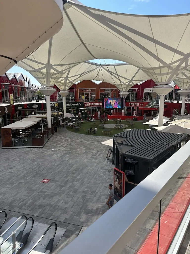 ROADHOUSE RESTAURANT MILANO SCALO restaurant in Locate di Triulzi