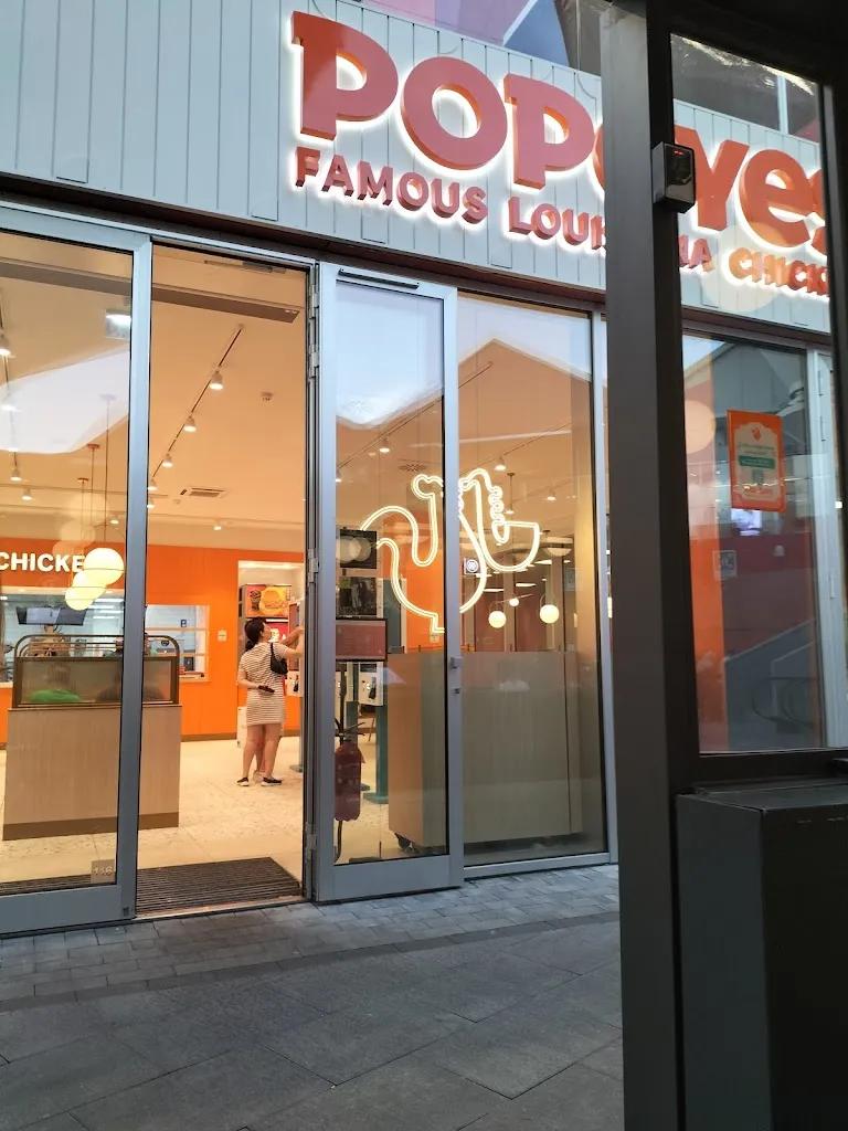 Popeyes Famous Louisiana Chicken_Locate di Triulzi_slider_image_3