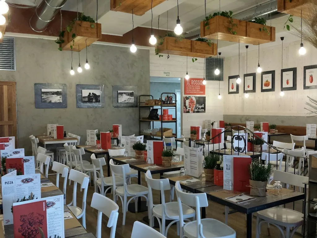 Rossopomodoro Scalo_Locate di Triulzi_slider_image_1