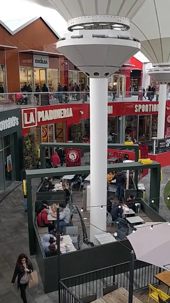 McDonald's - Locate Triulzi Outlet_Locate di Triulzi_slider_image_2