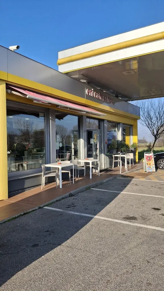 FaBio De Lucia_Eni Station_Locate di Triulzi_review