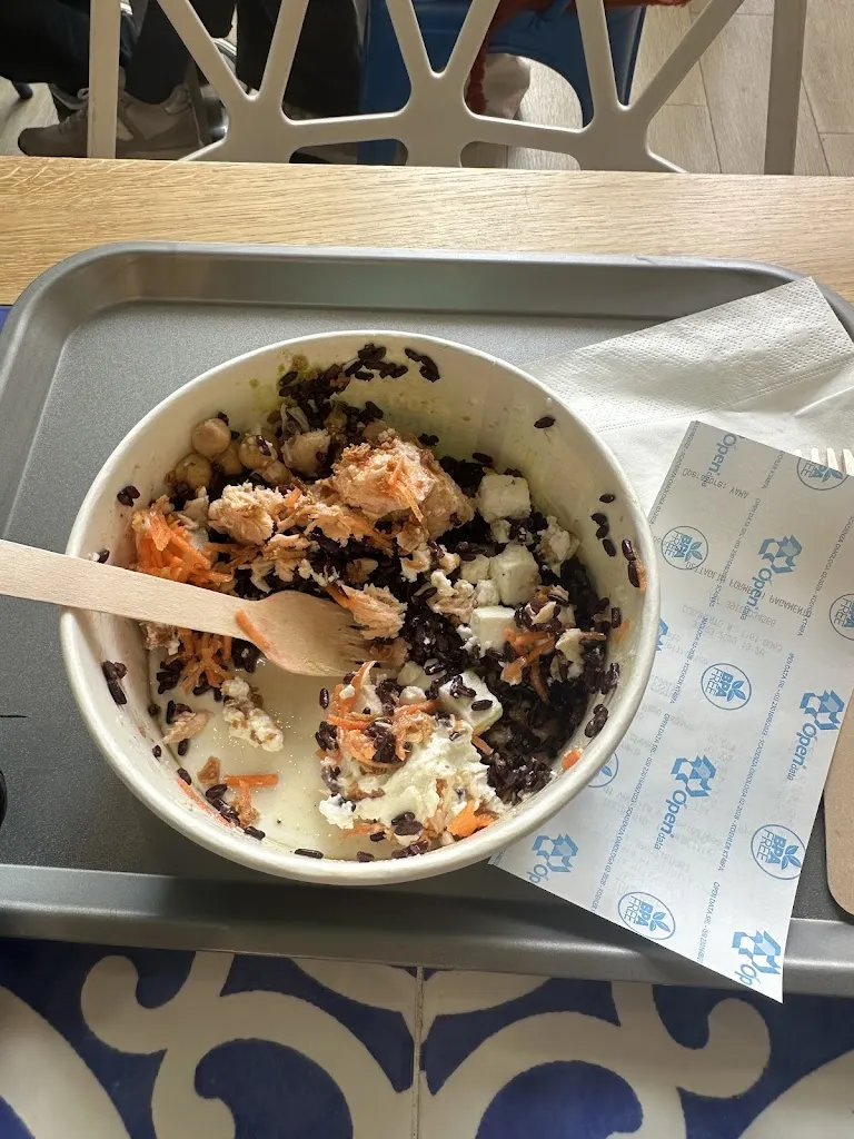 shadi osmani_I love poke_Locate di Triulzi_recensione