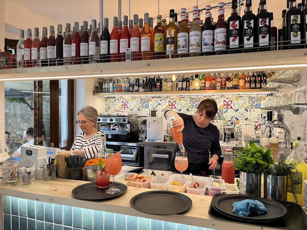 Caroline Avis_Il Cortiletto_Limone sul Garda_review