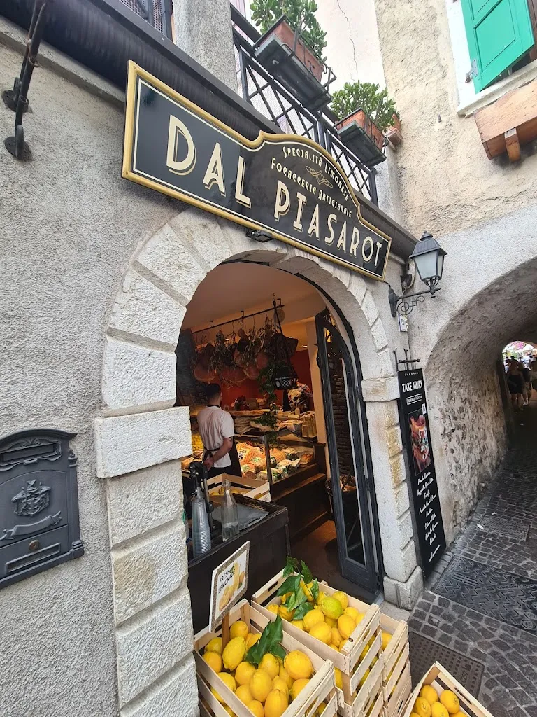 Focacceria Dal Piasarot_Limone sul Garda_slider_image_3