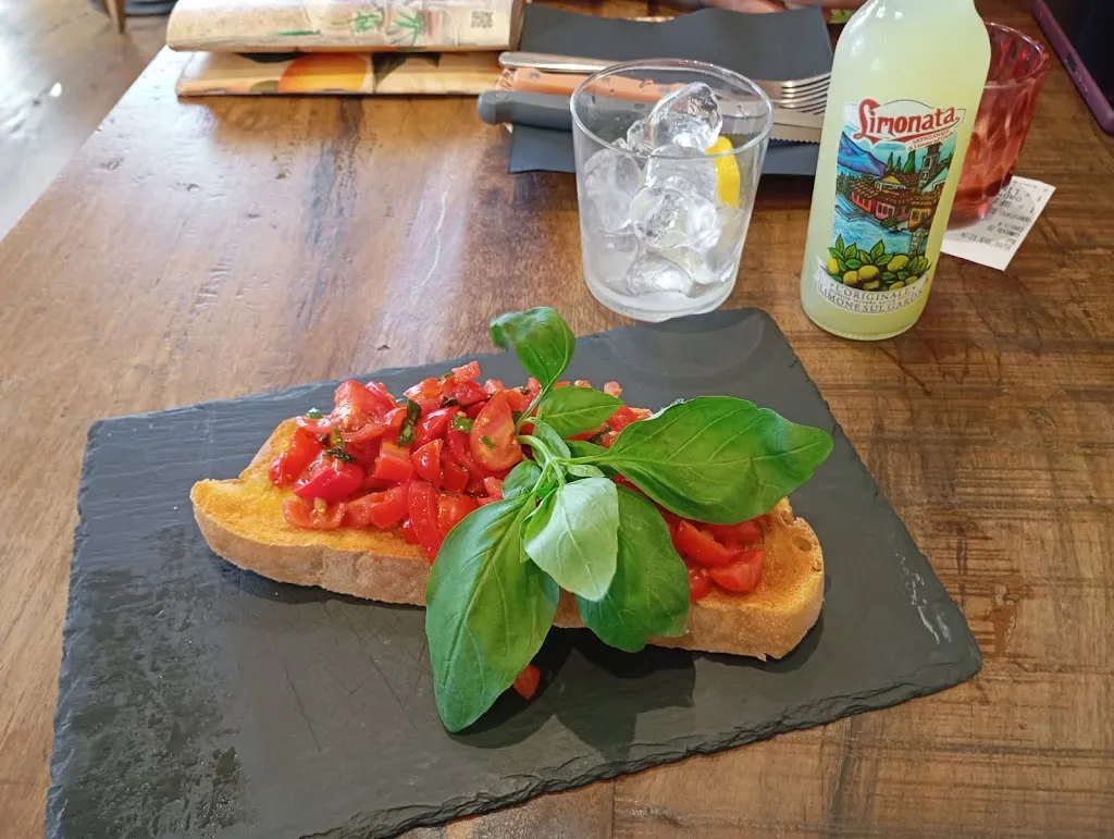 Karine Vermeulen_Scaloni 20 Bruschetteria_Limone sul Garda_review