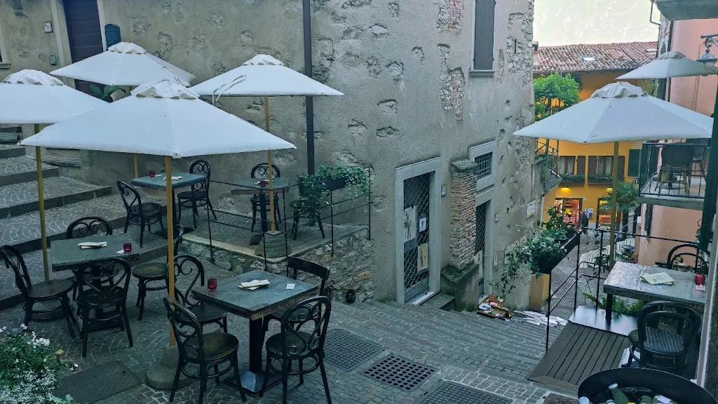 Scaloni 20 Bruschetteria restaurant in Limone sul Garda