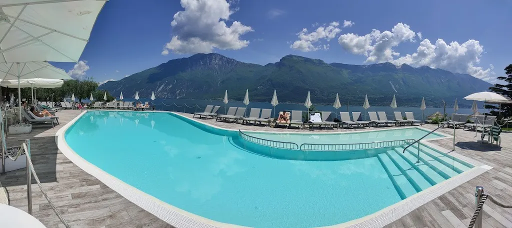 Mihai Epure_Mamba Beach_Limone sul Garda_review