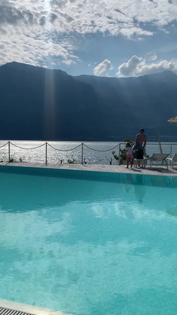 Mamba Beach_Limone sul Garda_slider_image_2