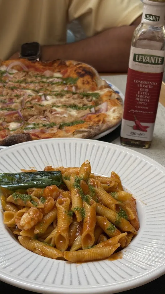 taif alsaadi_GianMartin - Pizza, pasta, Hamburger & Tiramisù_Limone sul Garda_review