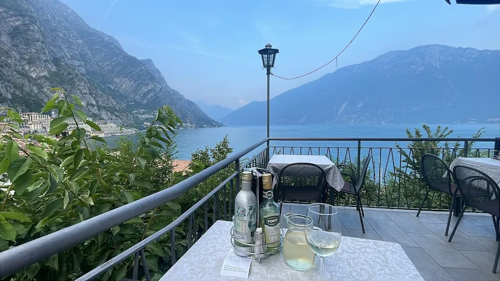 Grant Cox_RISTORANTE ALLA NOCE_Limone sul Garda_avis
