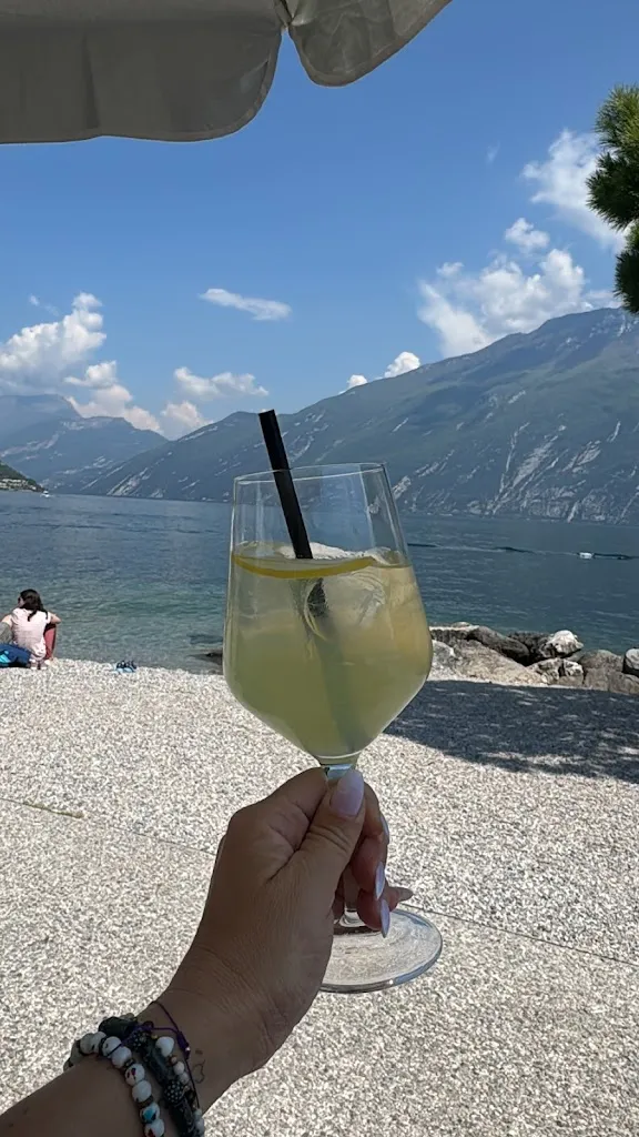 Paula Ostalska_Bar Ristorante alla Spiaggia_Limone sul Garda_review