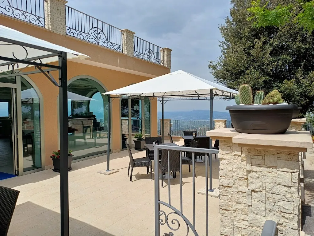 Il Castellaro restaurant in Borgo Santa Maria Immacolata