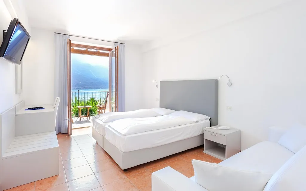 Relax Hotel La Gardenia and Villa Oleandra_Limone sul Garda_slider_image_3