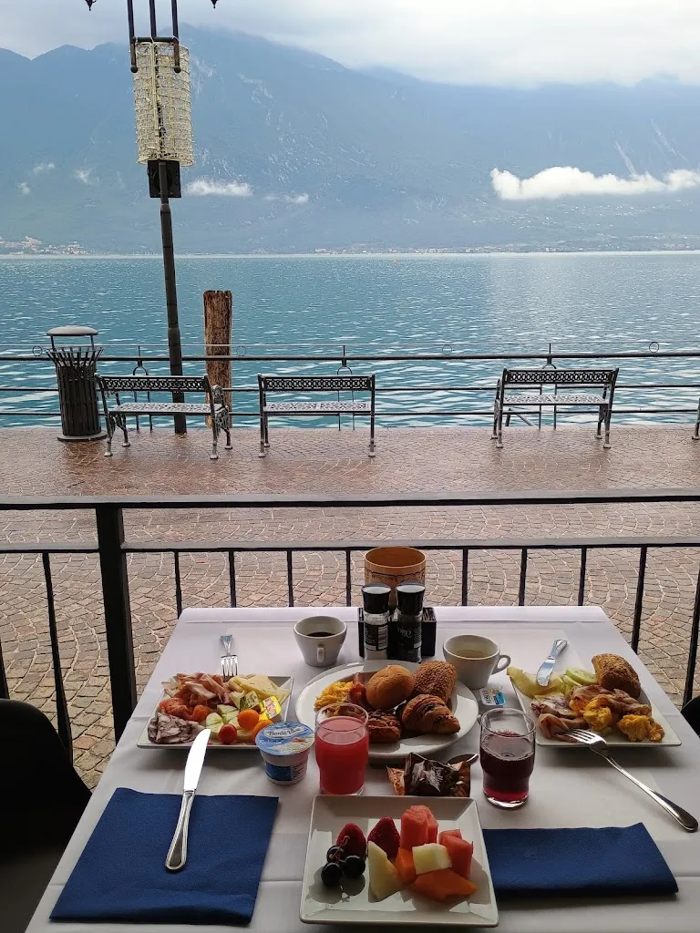 Katalin - Imola Kádár_Hotel all'Azzurro_Limone sul Garda_review