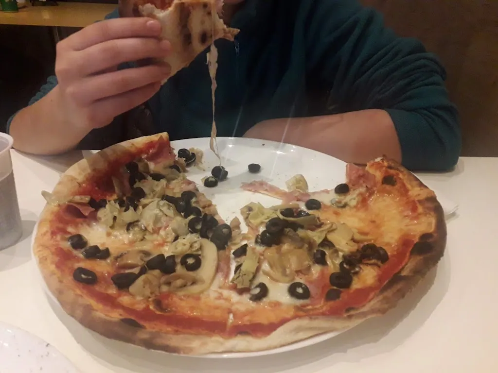 Celes Cedron_Buona Pizza_Lodi Vecchio_review