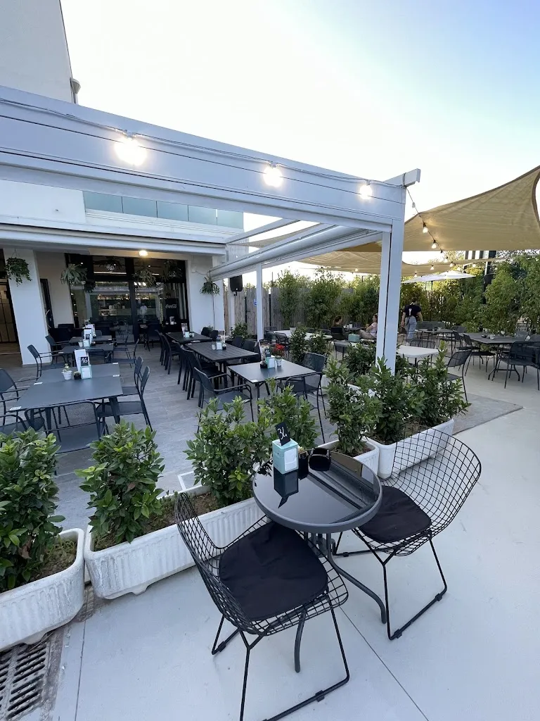 Ferramenta Bistrot_Bitetto_slider_image_1