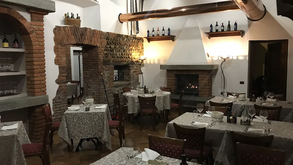 Osteria Degli Artisti-Lonate Pozzolo restaurant in Lonate Pozzolo