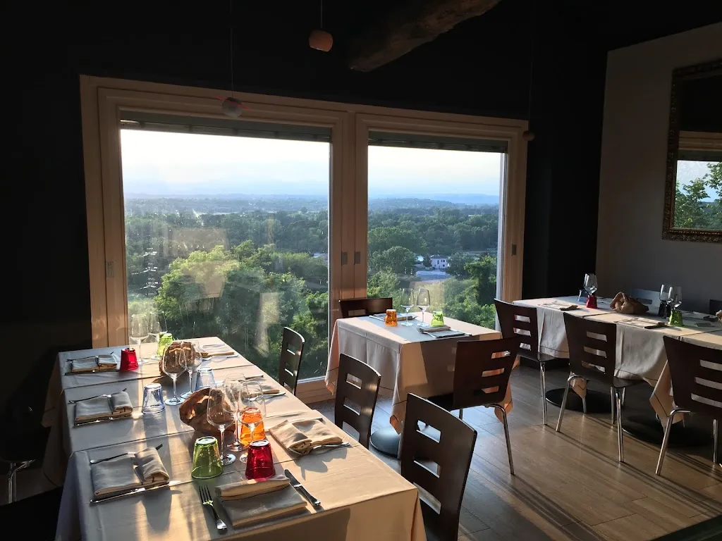 La Piazzetta di Tornavento restaurant in Lonate Pozzolo