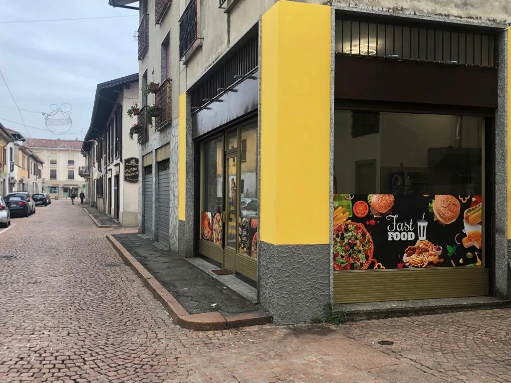 Pizzeria Kebab And The Wizard restaurant in Lonate Pozzolo