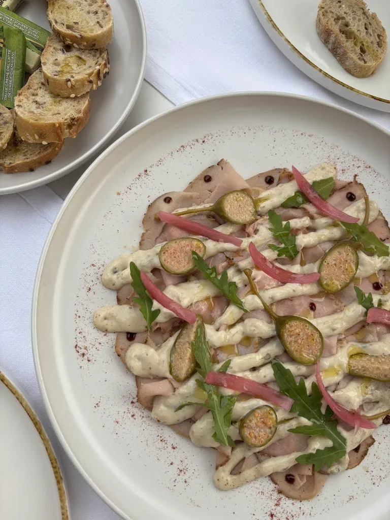 Michelle Sutter_Plate - Restaurant & Minigolf_Longone al Segrino_review