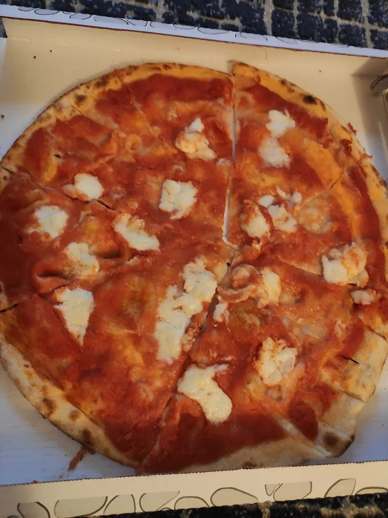Elisa Caimi_Quality Pizza_Longone al Segrino_review