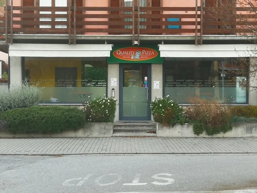 Quality Pizza_Longone al Segrino_slider_image_1
