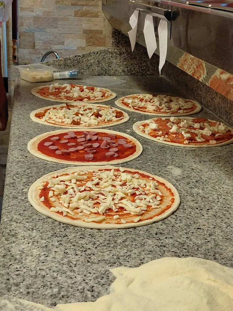 Pizzeria D'Asporto Ramses_Longone al Segrino_slider_image_3